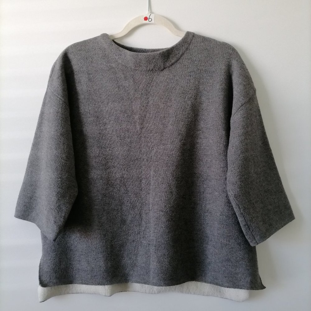 Rain Women's Gray Sweater Top Size M Hi-Lo Side Slit